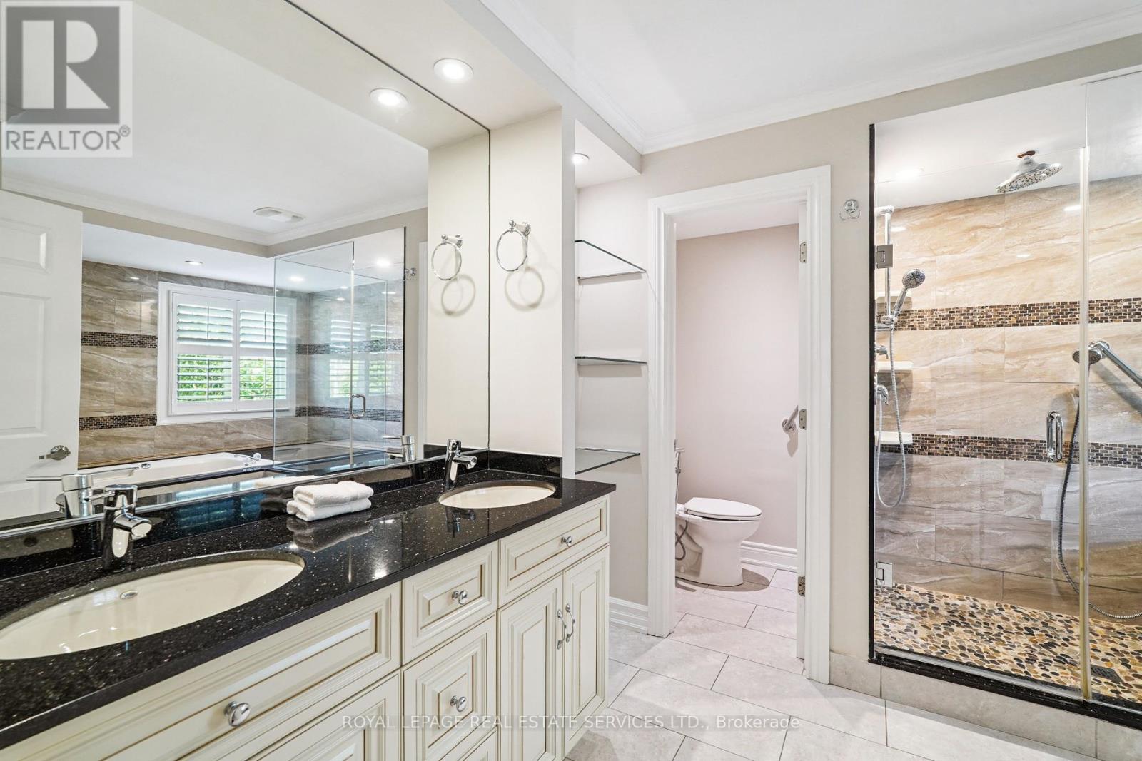 












2814 GUILFORD CRESCENT

,
Oakville,




Ontario
L6J6Z5

