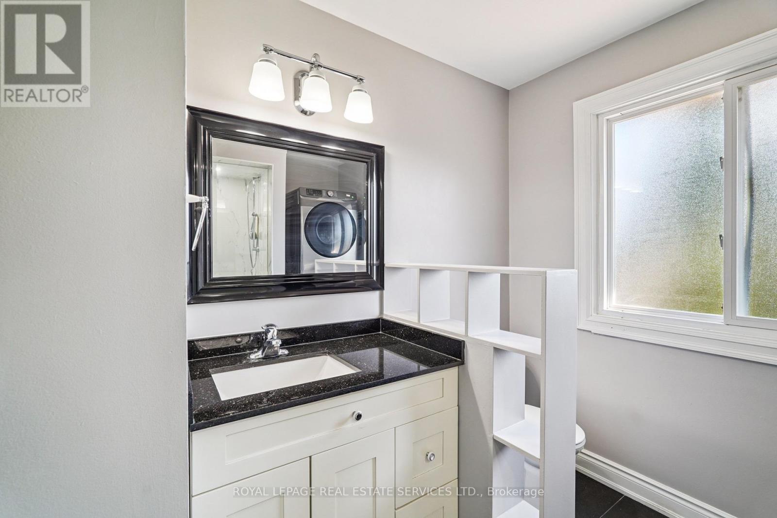 












2814 GUILFORD CRESCENT

,
Oakville,




Ontario
L6J6Z5

