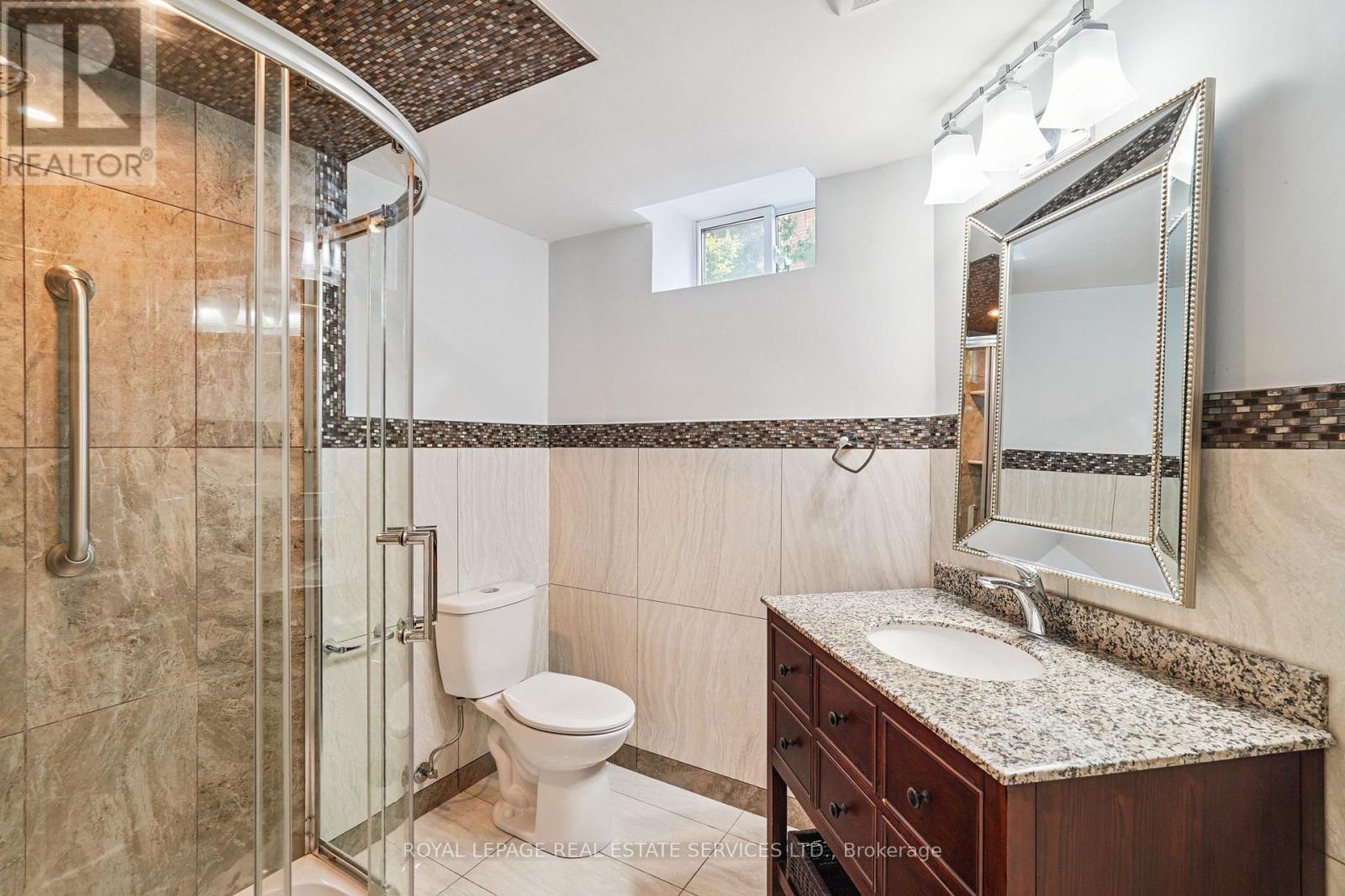 












2814 GUILFORD CRESCENT

,
Oakville,




Ontario
L6J6Z5

