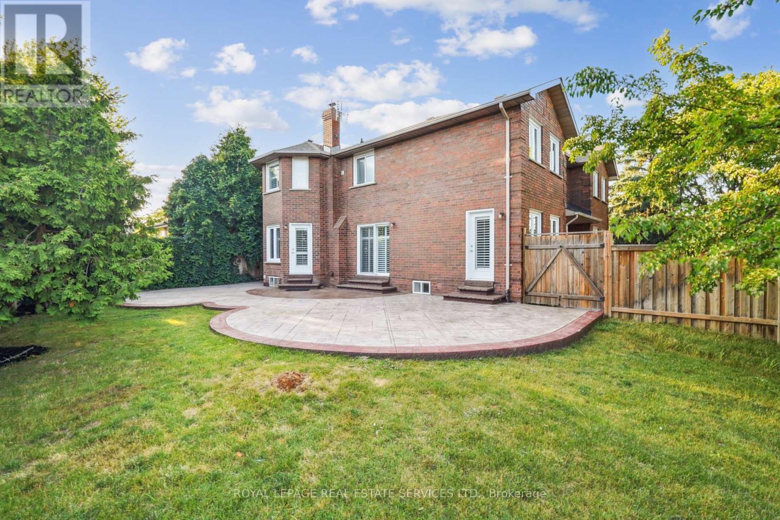 












2814 GUILFORD CRESCENT

,
Oakville,




Ontario
L6J6Z5

