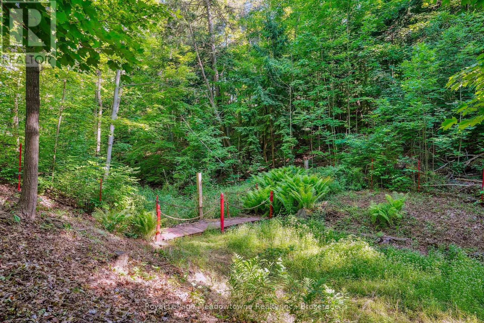 












9878 15 SIDE ROAD

,
Halton Hills (Rural Halton Hills),




Ontario
L9T2X9

