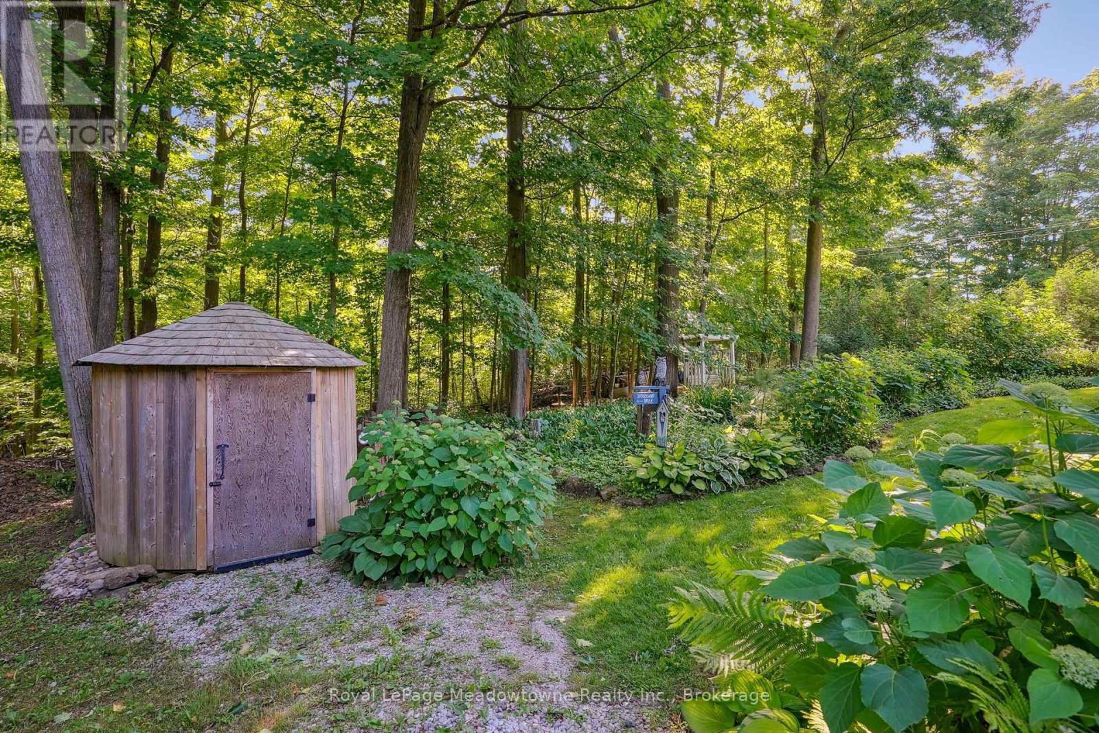 












9878 15 SIDE ROAD

,
Halton Hills (Rural Halton Hills),




Ontario
L9T2X9

