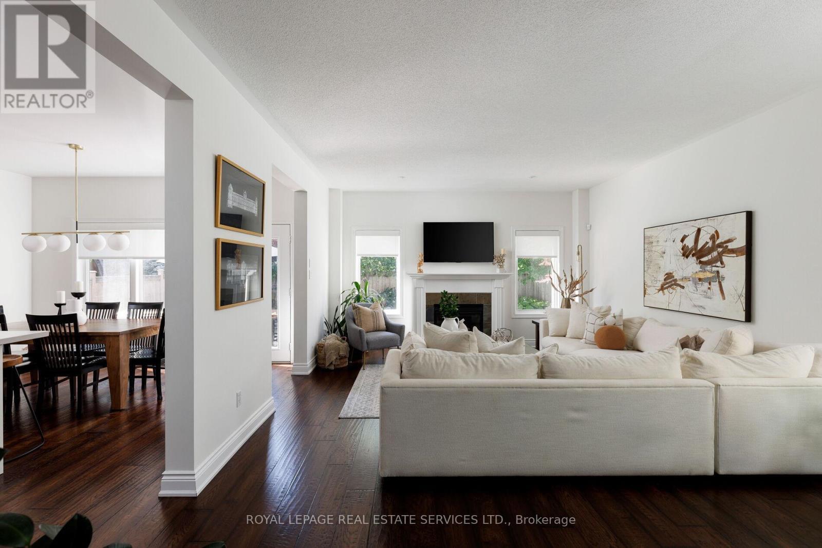 












2076 ROCHESTER CIRCLE

,
Oakville,




Ontario
L6M5E2

