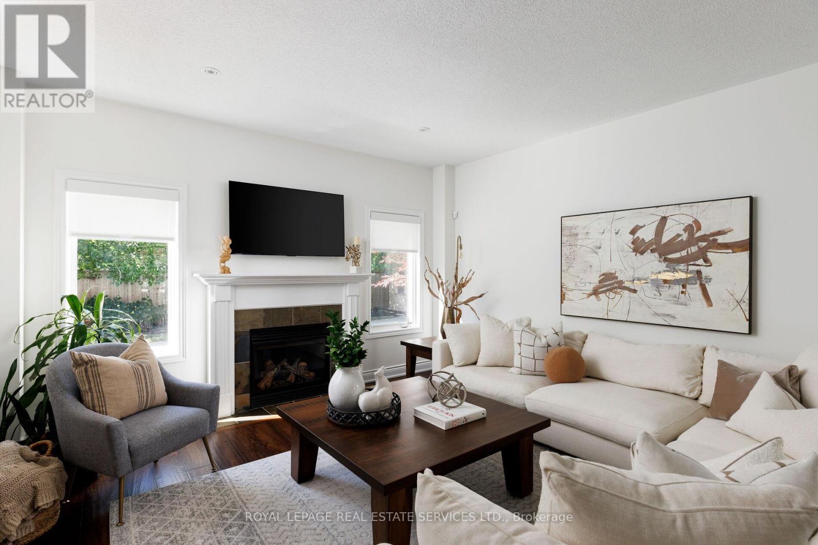 












2076 ROCHESTER CIRCLE

,
Oakville,




Ontario
L6M5E2


