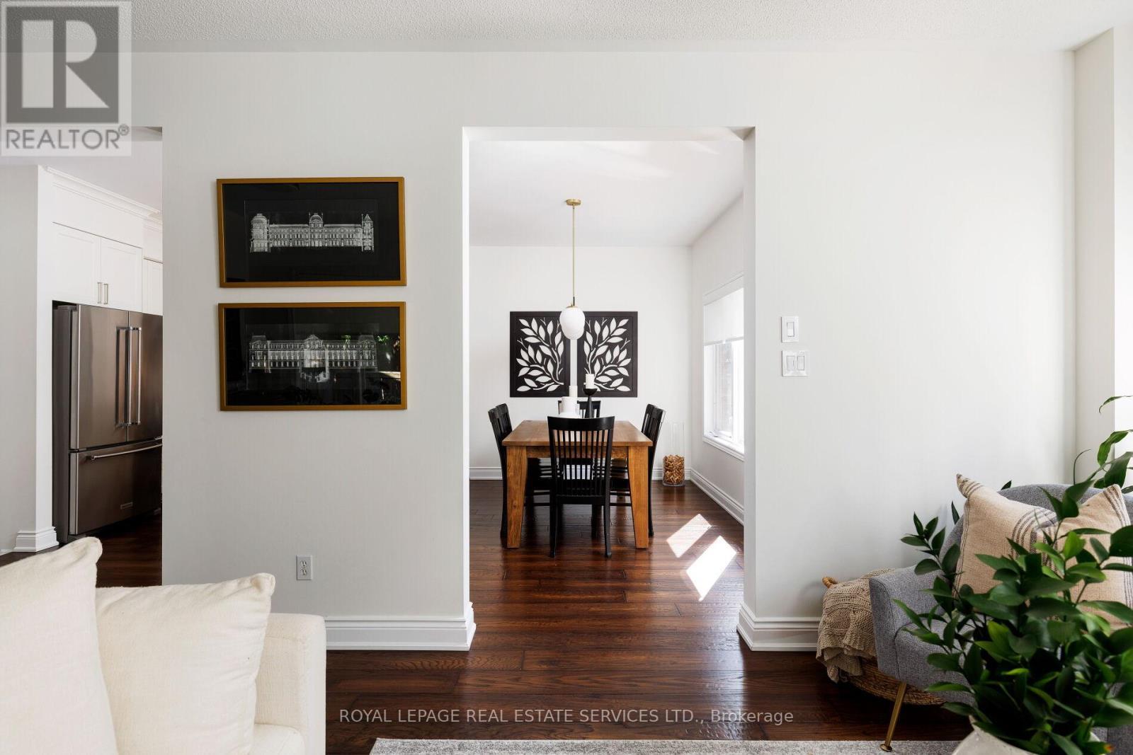 












2076 ROCHESTER CIRCLE

,
Oakville,




Ontario
L6M5E2

