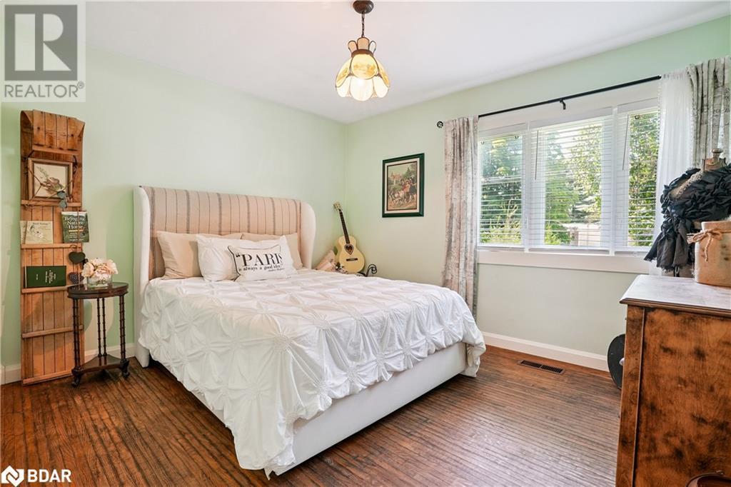 












9878 15 SIDE Road

,
Milton,




Ontario
L9T2X9

