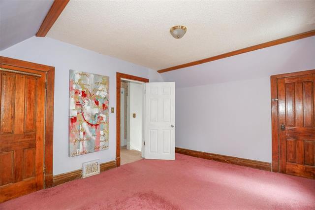 









646


Walker

AVE,
Winnipeg,




MB
R3L 1C5

