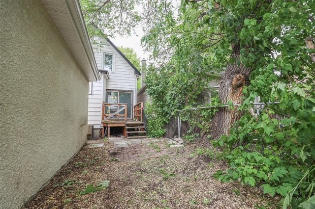 









646


Walker

AVE,
Winnipeg,




MB
R3L 1C5

