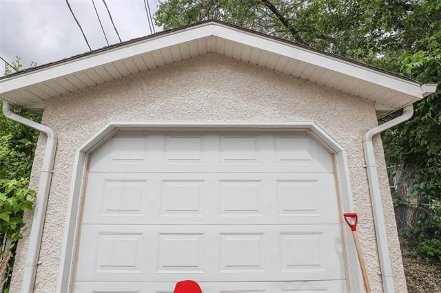 









646


Walker

AVE,
Winnipeg,




MB
R3L 1C5

