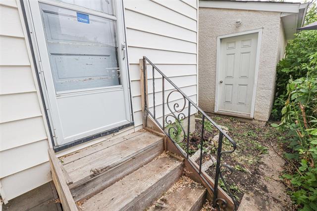 









646


Walker

AVE,
Winnipeg,




MB
R3L 1C5

