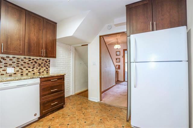









646


Walker

AVE,
Winnipeg,




MB
R3L 1C5

