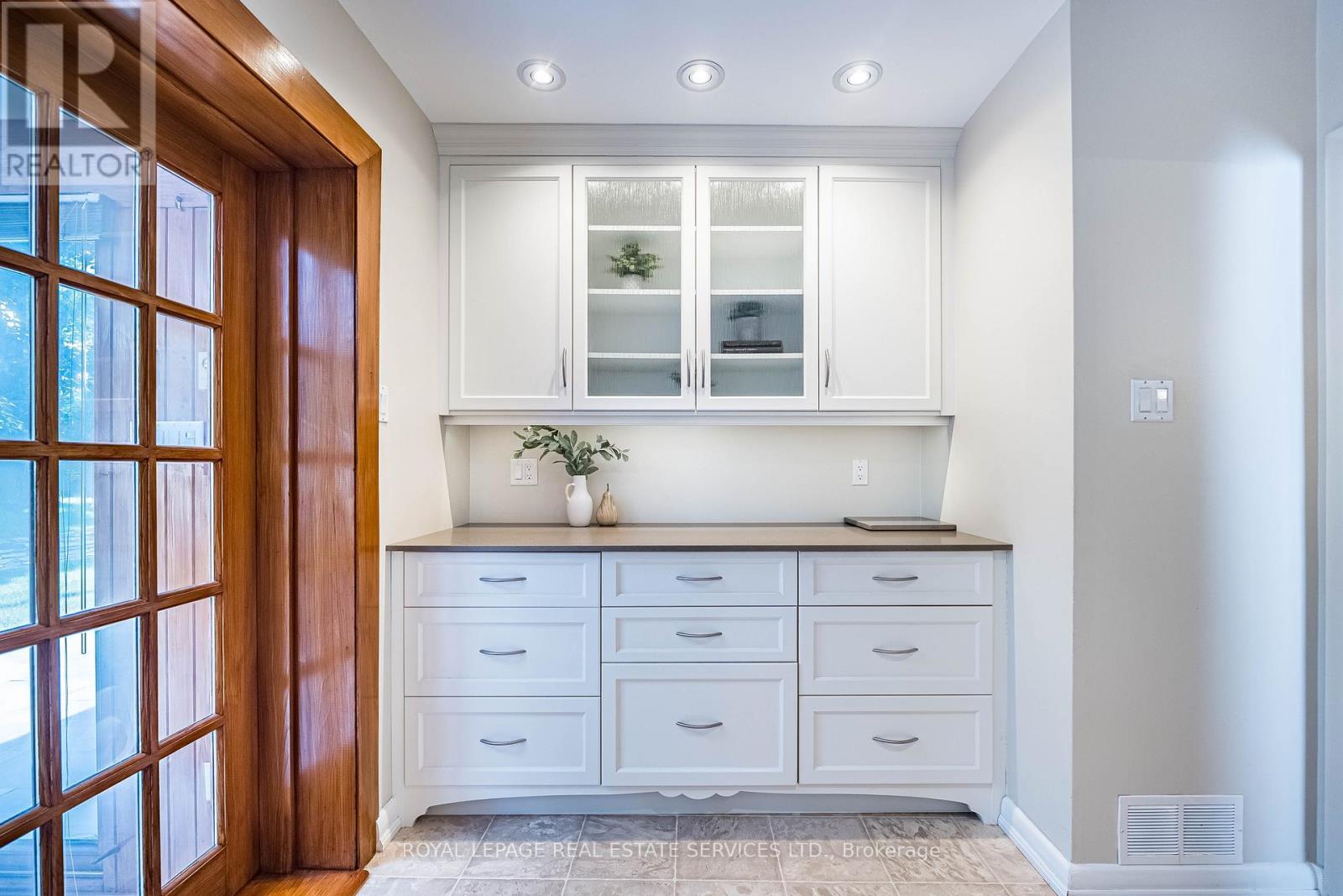 












74 PRINCE GEORGE DRIVE

,
Toronto,




Ontario
M9A1Y6

