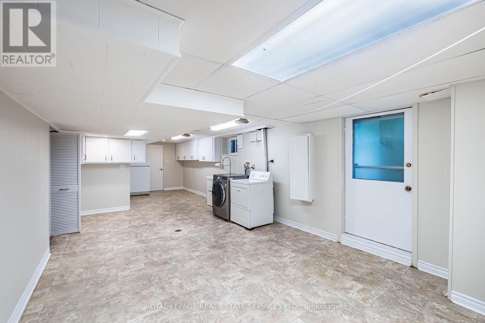 












74 PRINCE GEORGE DRIVE

,
Toronto,




Ontario
M9A1Y6

