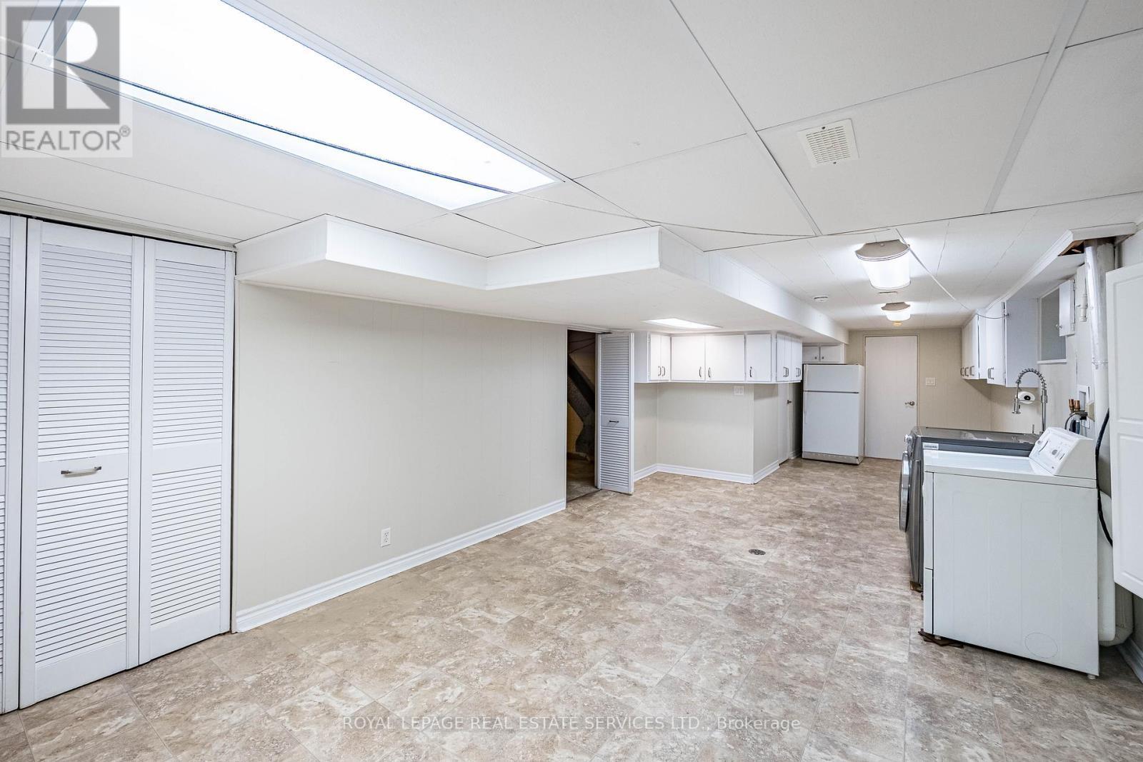 












74 PRINCE GEORGE DRIVE

,
Toronto,




Ontario
M9A1Y6

