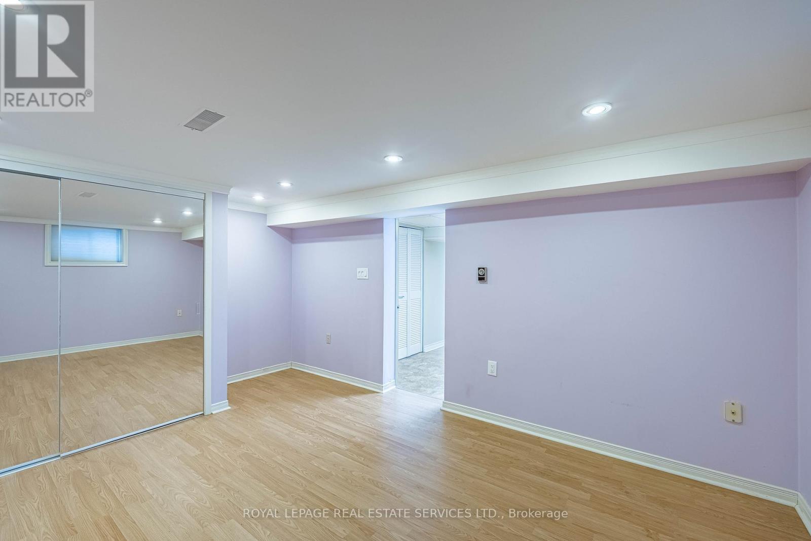 












74 PRINCE GEORGE DRIVE

,
Toronto,




Ontario
M9A1Y6

