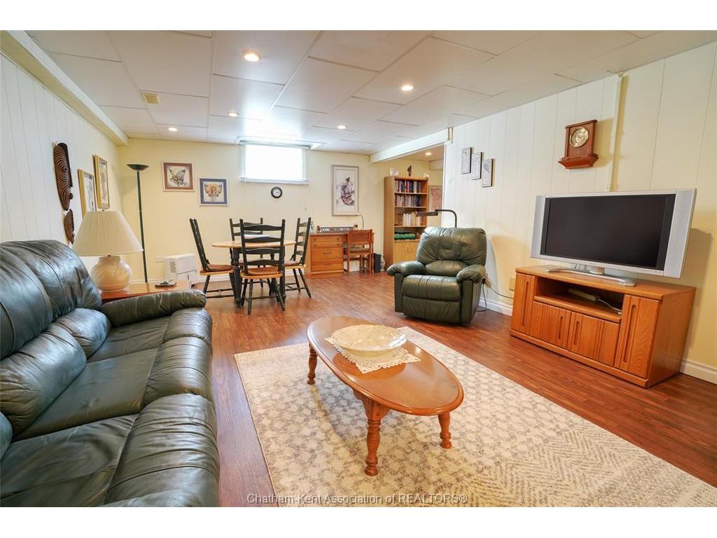 









20


McIntosh

Avenue,
Chatham,




ON
N7M 6M1

