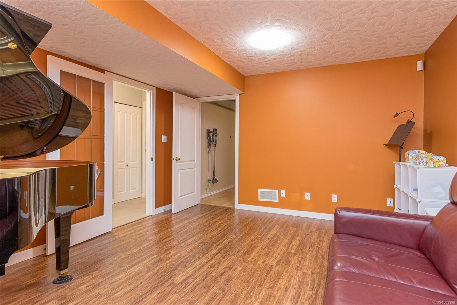 









4731


Hammond Bay

Rd,
Nanaimo,




BC
V9T 5A9

