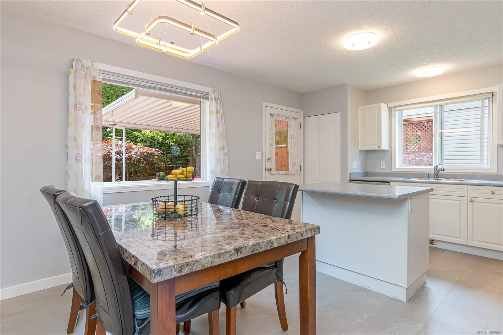 









4731


Hammond Bay

Rd,
Nanaimo,




BC
V9T 5A9

