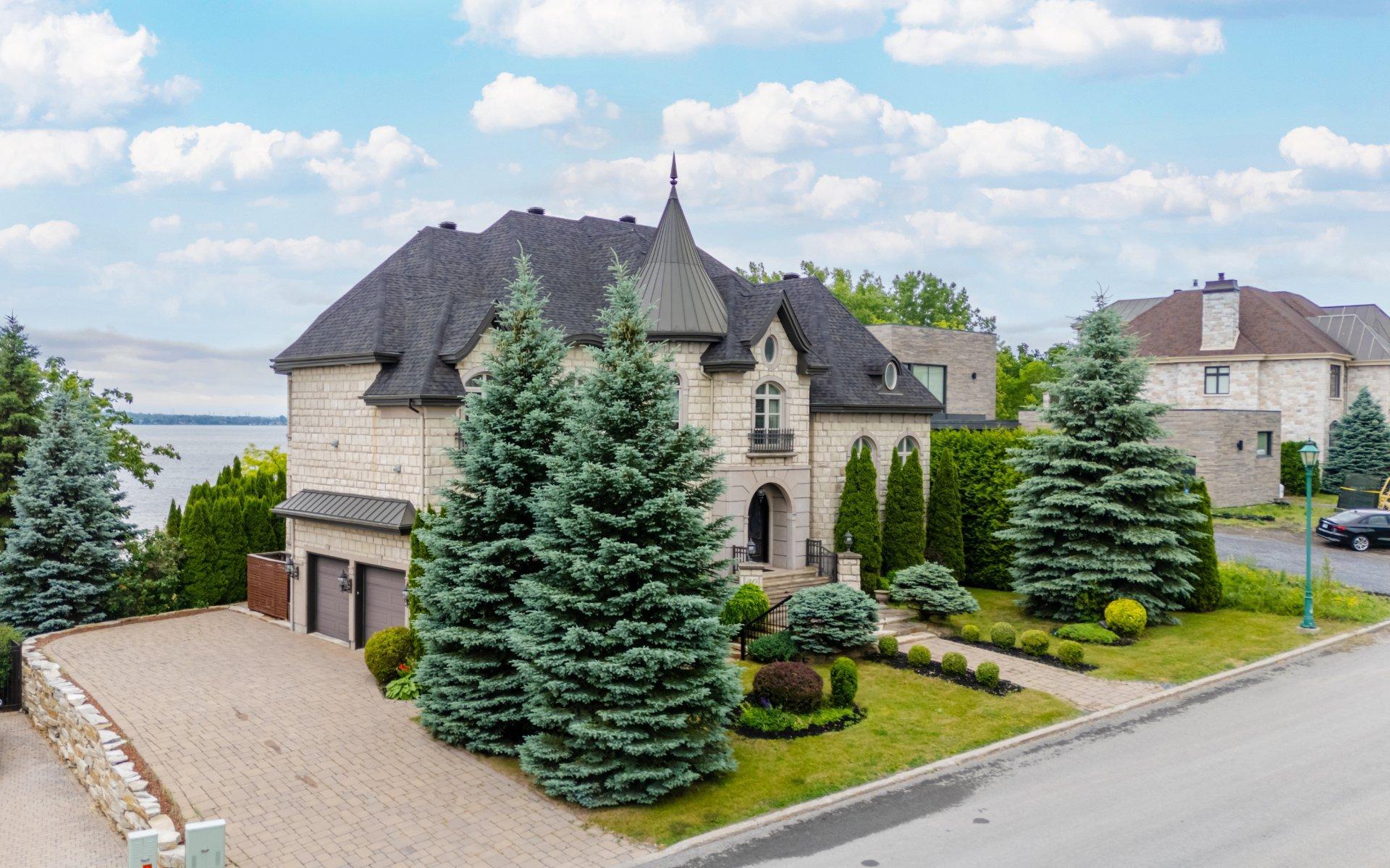 









30


Rue Simone-De Beauvoir

,
Notre-Dame-de-l'Île-Perrot,




QC
J7V8P4


