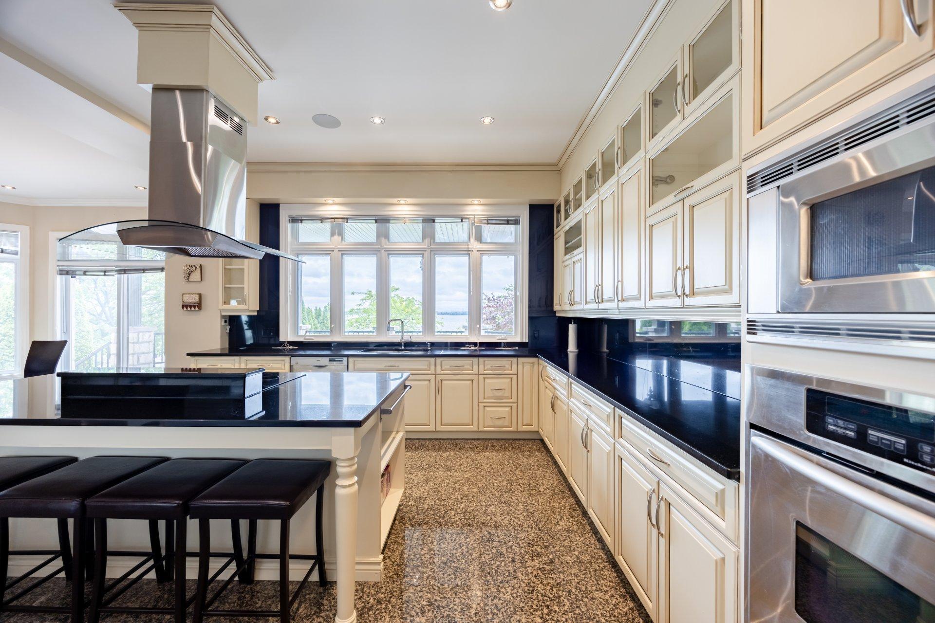









30


Rue Simone-De Beauvoir

,
Notre-Dame-de-l'Île-Perrot,




QC
J7V8P4

