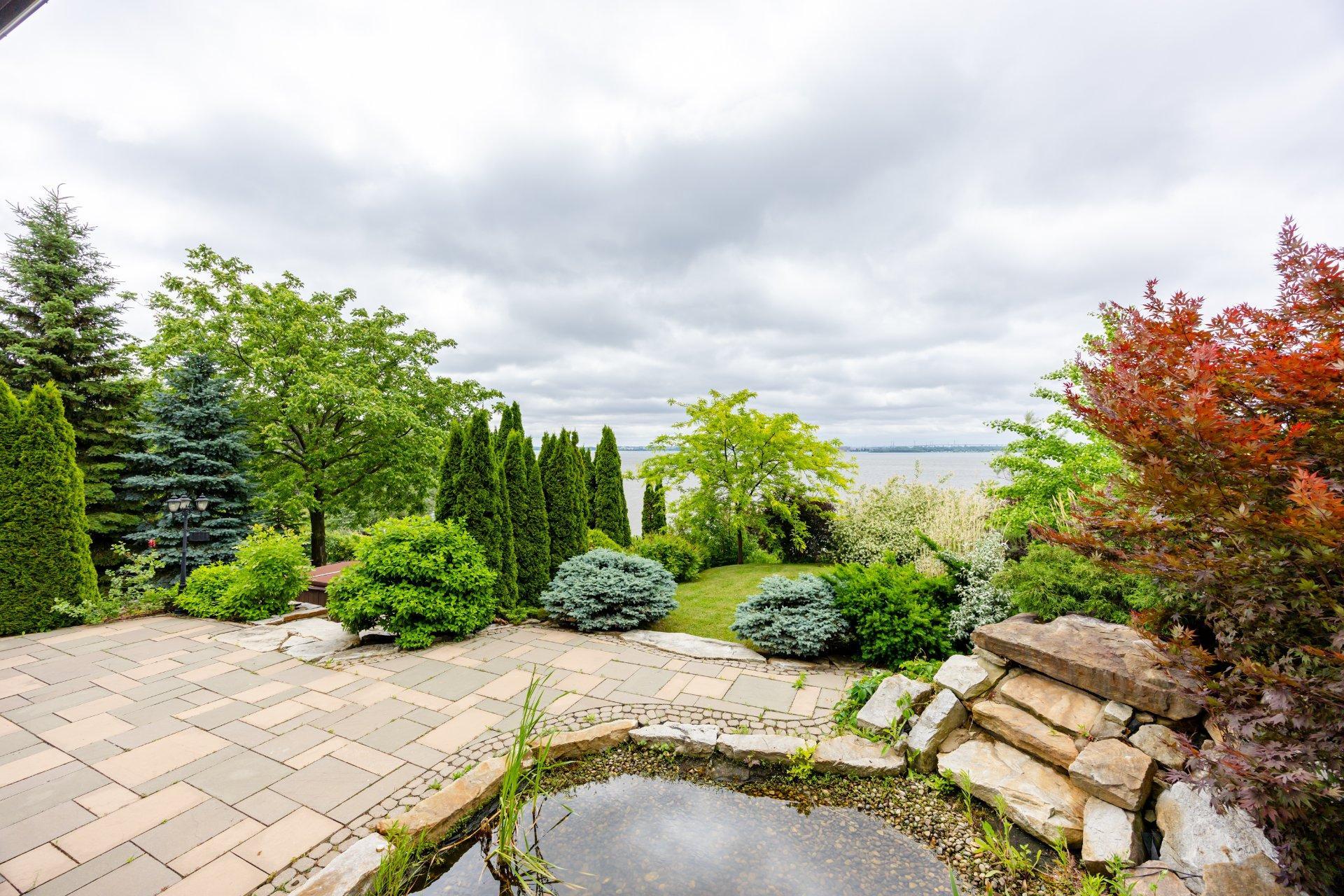 









30


Rue Simone-De Beauvoir

,
Notre-Dame-de-l'Île-Perrot,




QC
J7V8P4

