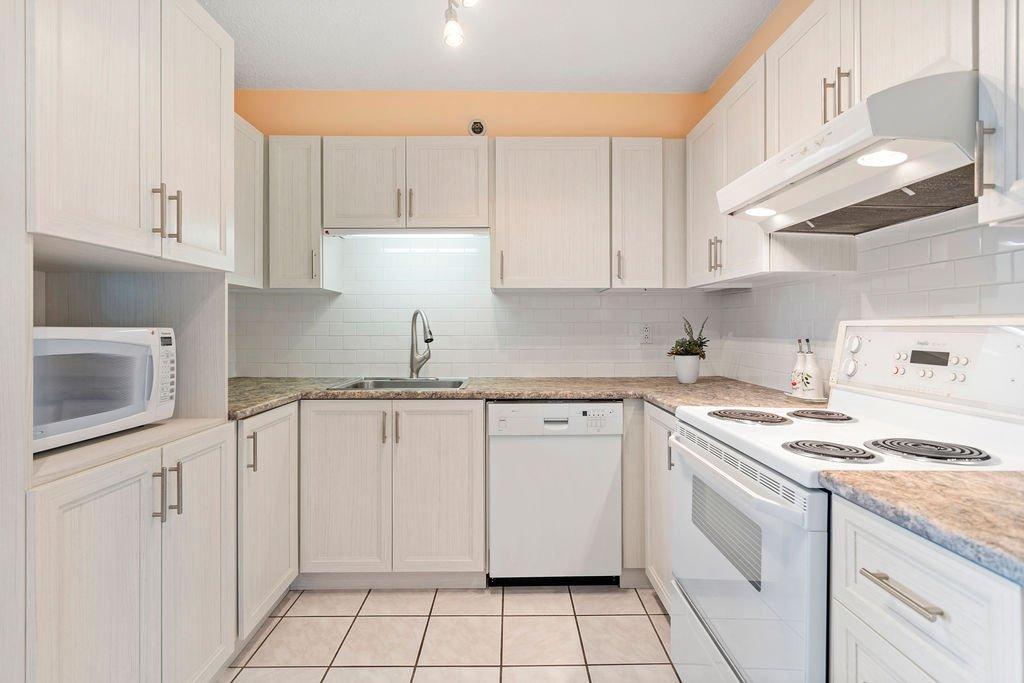 









4300


Place des Cageux

, 1106,
Laval (Chomedey),




QC
H7W4Z3

