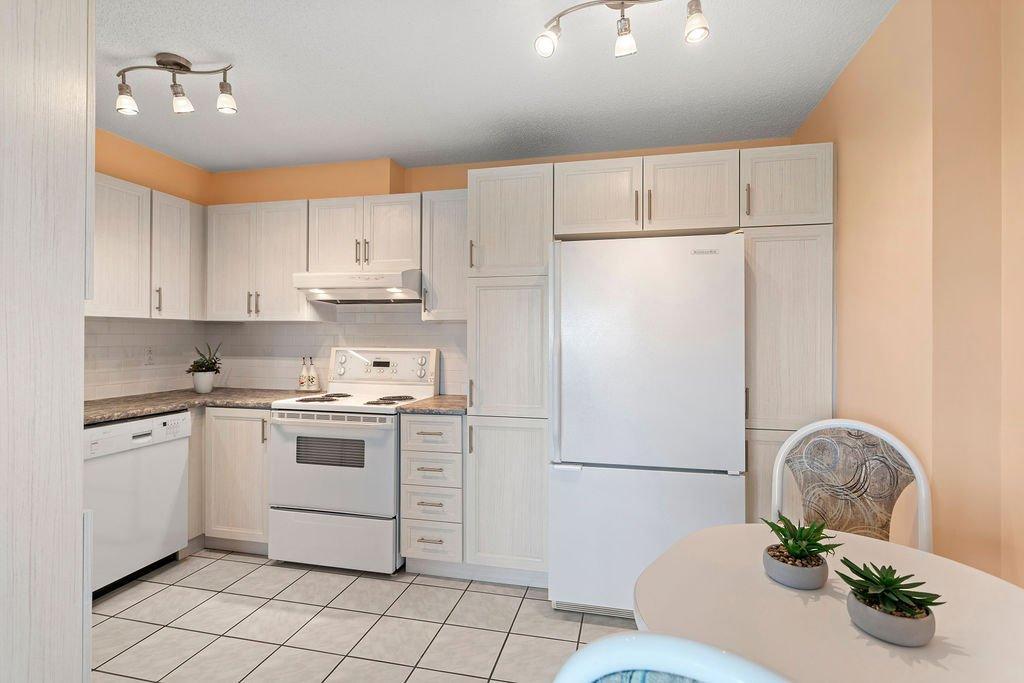









4300


Place des Cageux

, 1106,
Laval (Chomedey),




QC
H7W4Z3

