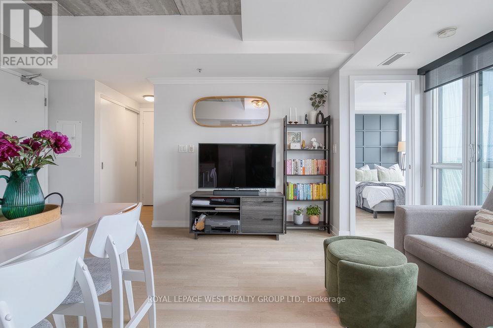 












301 - 51 LADY BANK ROAD

,
Toronto,




Ontario
M8Z0C9

