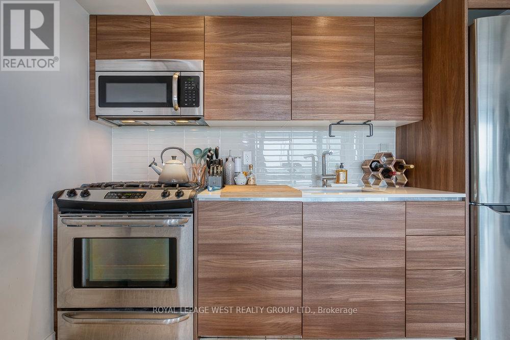 












301 - 51 LADY BANK ROAD

,
Toronto,




Ontario
M8Z0C9

