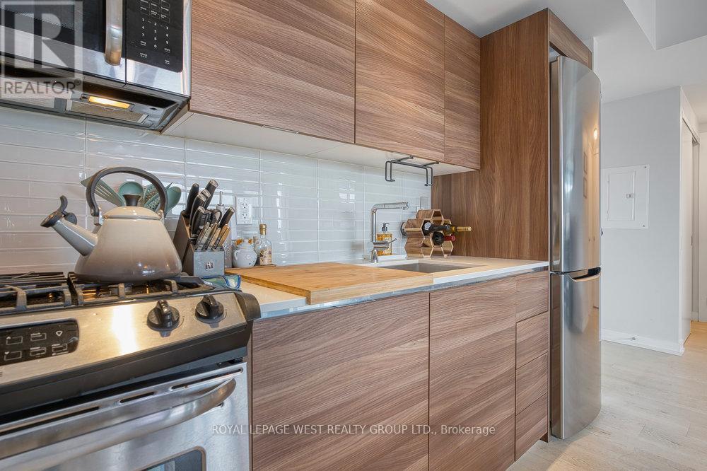 












301 - 51 LADY BANK ROAD

,
Toronto,




Ontario
M8Z0C9

