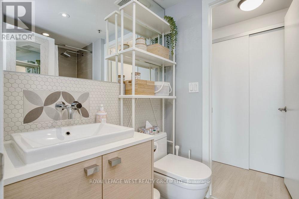 












301 - 51 LADY BANK ROAD

,
Toronto,




Ontario
M8Z0C9

