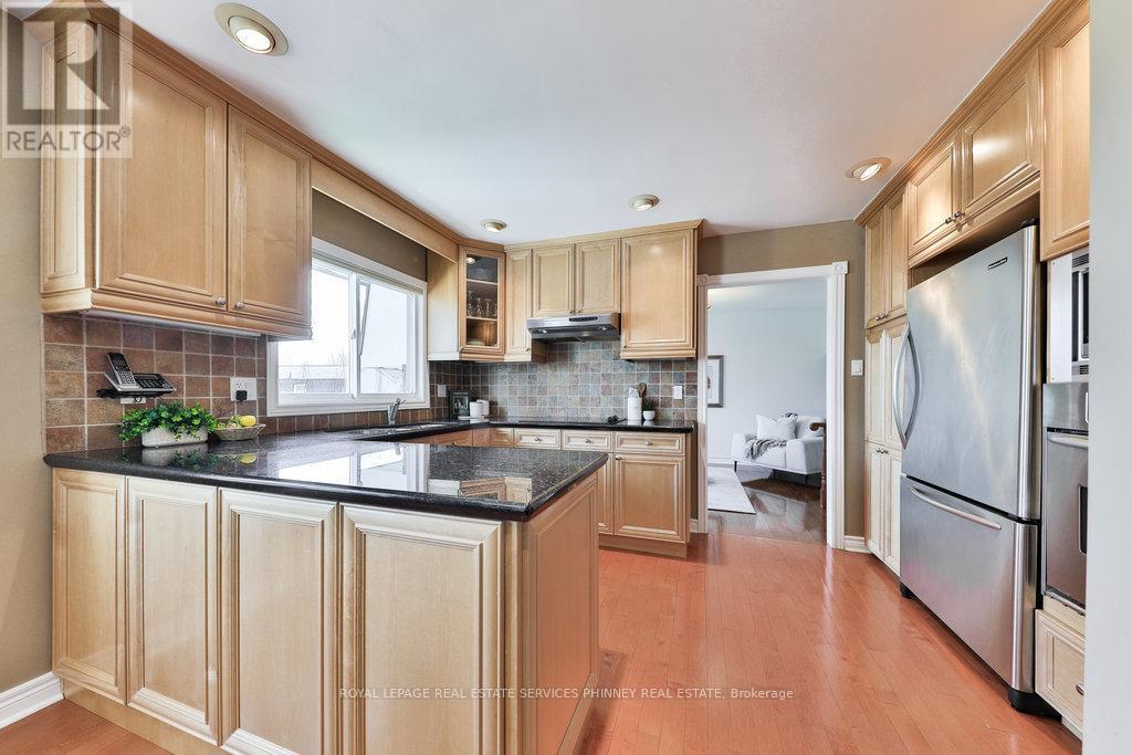 












1432 BRIDGESTONE LANE

,
Mississauga,




Ontario
L5J4E2

