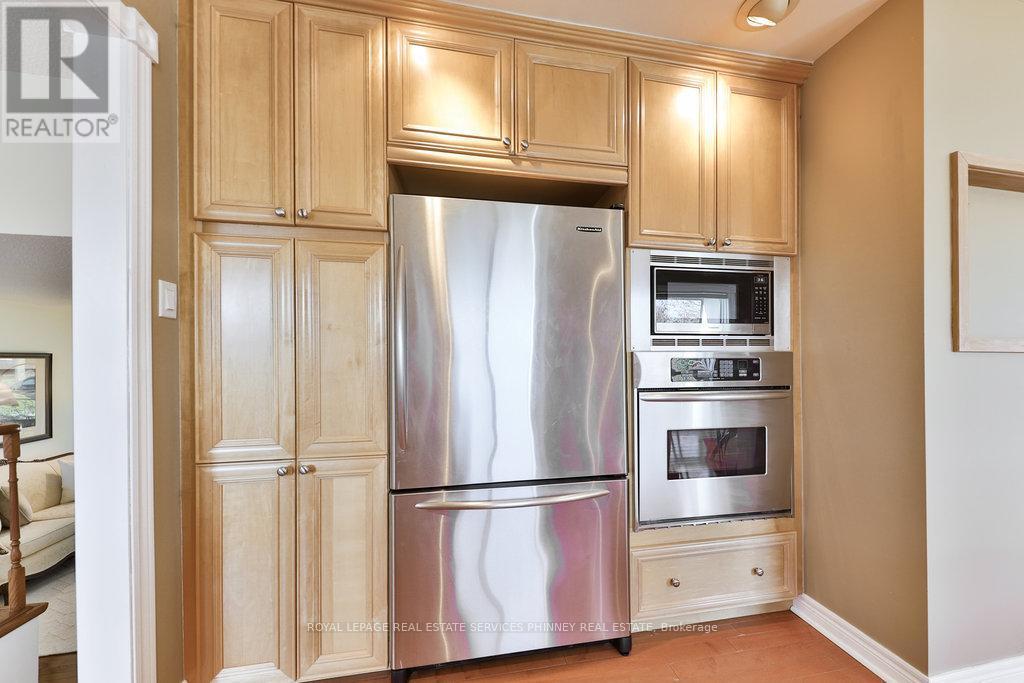 












1432 BRIDGESTONE LANE

,
Mississauga,




Ontario
L5J4E2

