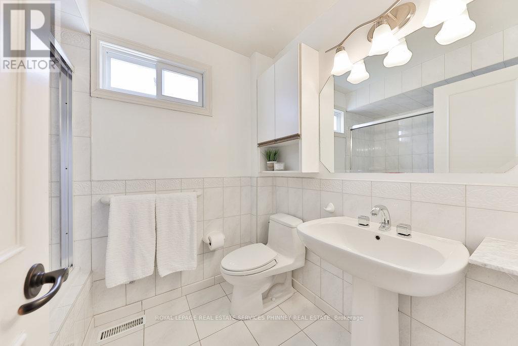 












1432 BRIDGESTONE LANE

,
Mississauga,




Ontario
L5J4E2

