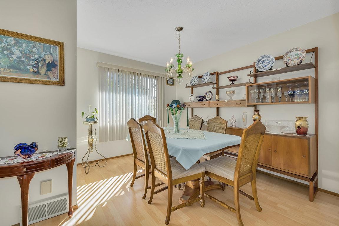 









17017


Snow

Avenue, 3,
Summerland,




BC
V0H 1Z6

