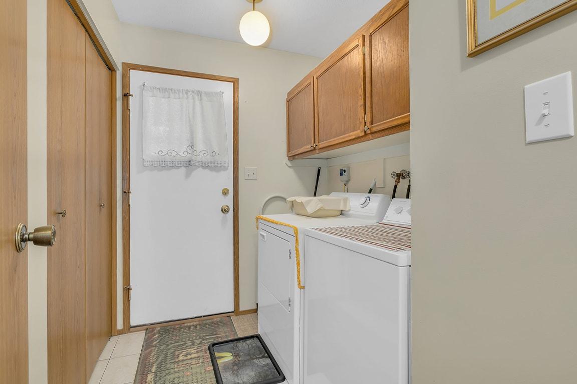 









17017


Snow

Avenue, 3,
Summerland,




BC
V0H 1Z6


