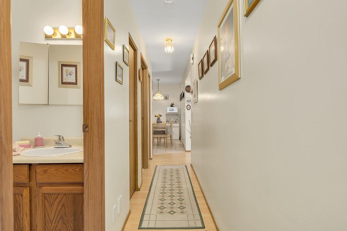 









17017


Snow

Avenue, 3,
Summerland,




BC
V0H 1Z6

