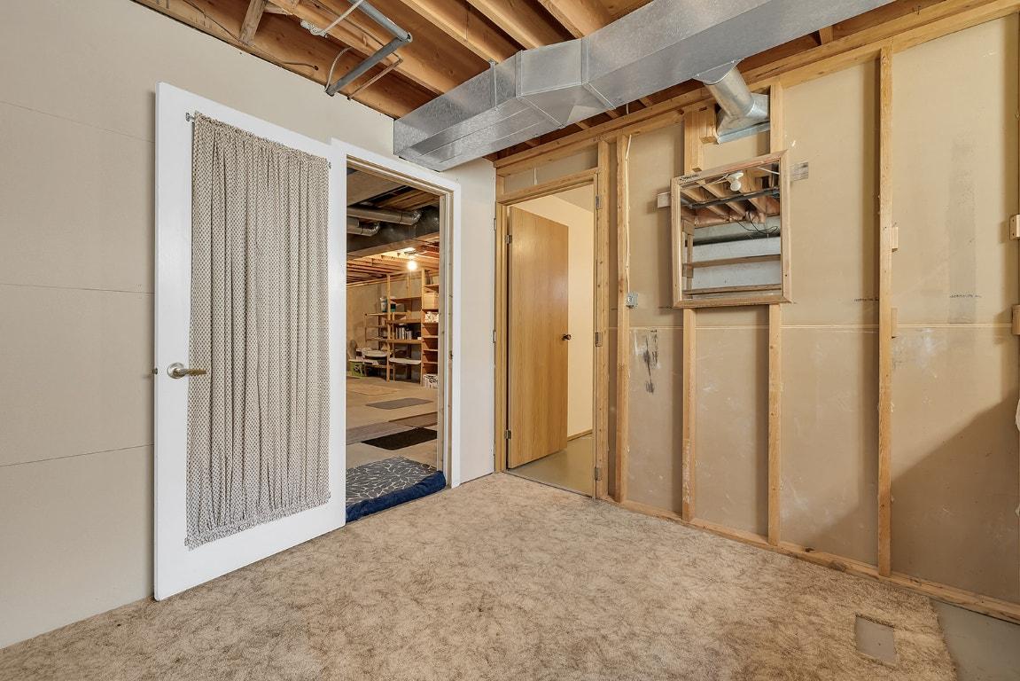 









17017


Snow

Avenue, 3,
Summerland,




BC
V0H 1Z6

