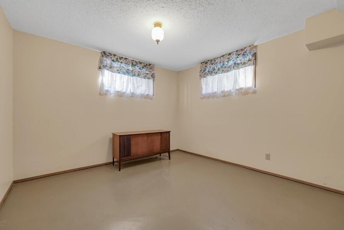 









17017


Snow

Avenue, 3,
Summerland,




BC
V0H 1Z6


