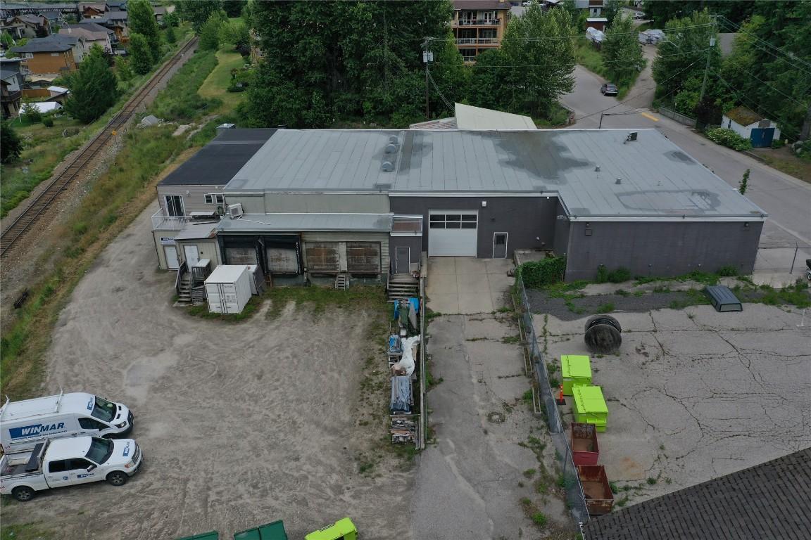 









711


Radio

Avenue, 4,
Nelson,




BC
V1L 3L2

