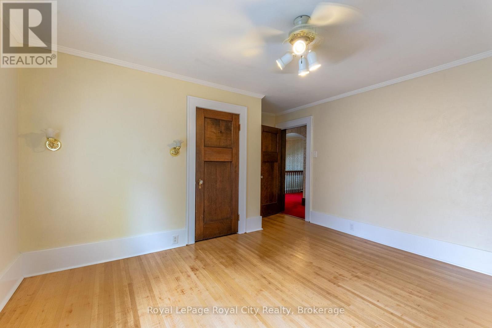 












76 LONDON ROAD W

,
Guelph (Exhibition Park),




Ontario
N1H2B7

