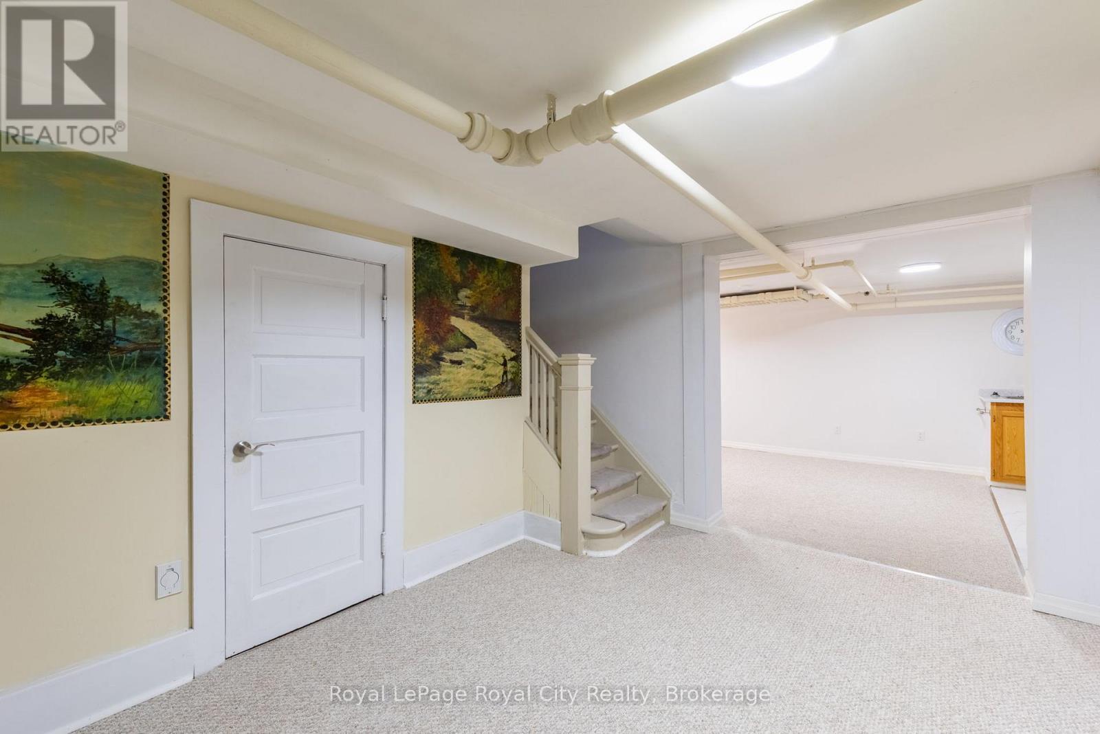 












76 LONDON ROAD W

,
Guelph (Exhibition Park),




Ontario
N1H2B7


