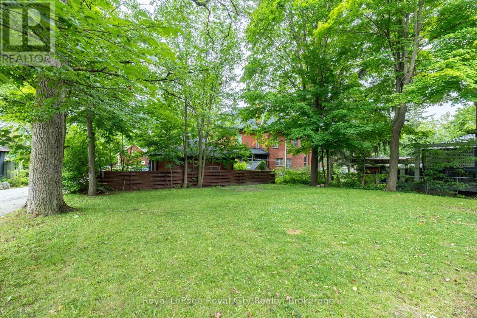 












76 LONDON ROAD W

,
Guelph (Exhibition Park),




Ontario
N1H2B7

