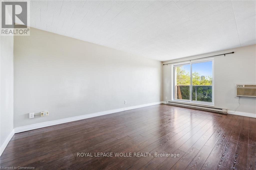 












311 - 29 WEST AVENUE W

,
Kitchener,




Ontario
N2M5E4

