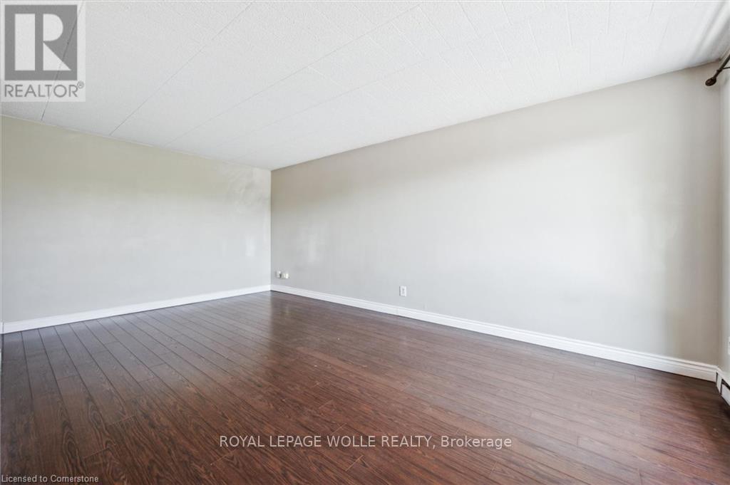 












311 - 29 WEST AVENUE W

,
Kitchener,




Ontario
N2M5E4

