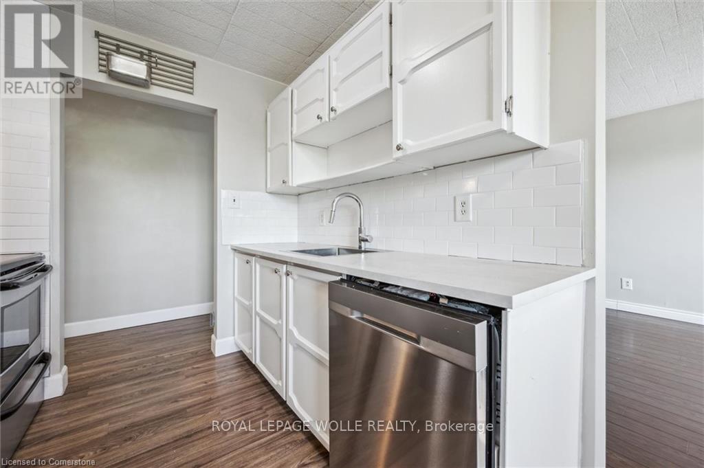 












311 - 29 WEST AVENUE W

,
Kitchener,




Ontario
N2M5E4

