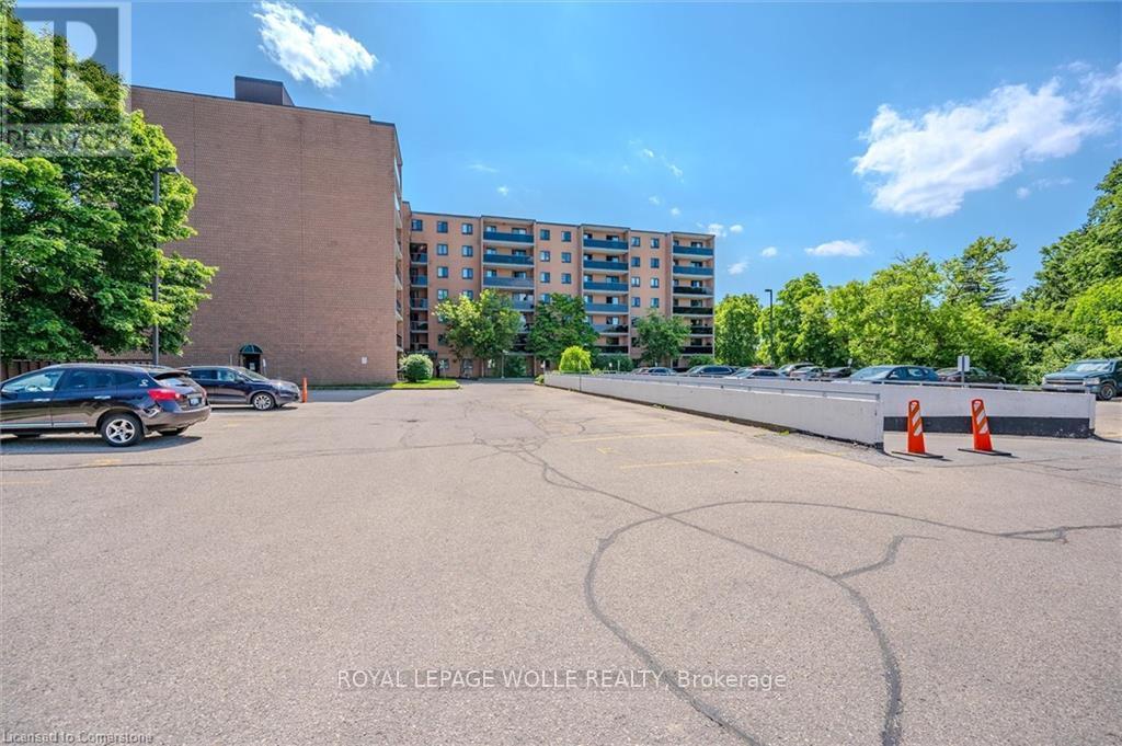 












311 - 29 WEST AVENUE W

,
Kitchener,




Ontario
N2M5E4

