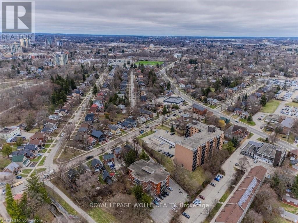 












311 - 29 WEST AVENUE W

,
Kitchener,




Ontario
N2M5E4

