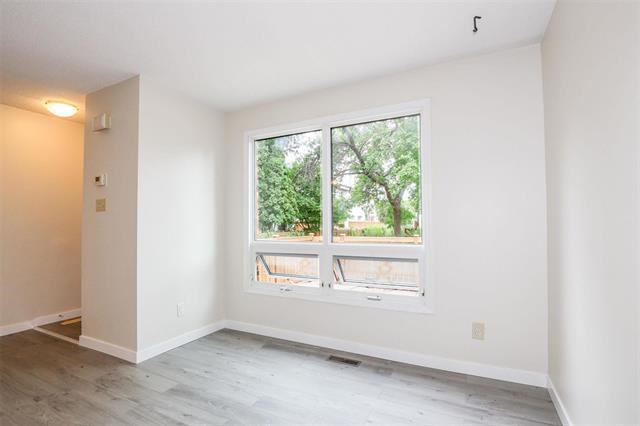 









953


Summerside

AVE, 4,
Winnipeg,




MB
R3T 4Y1

