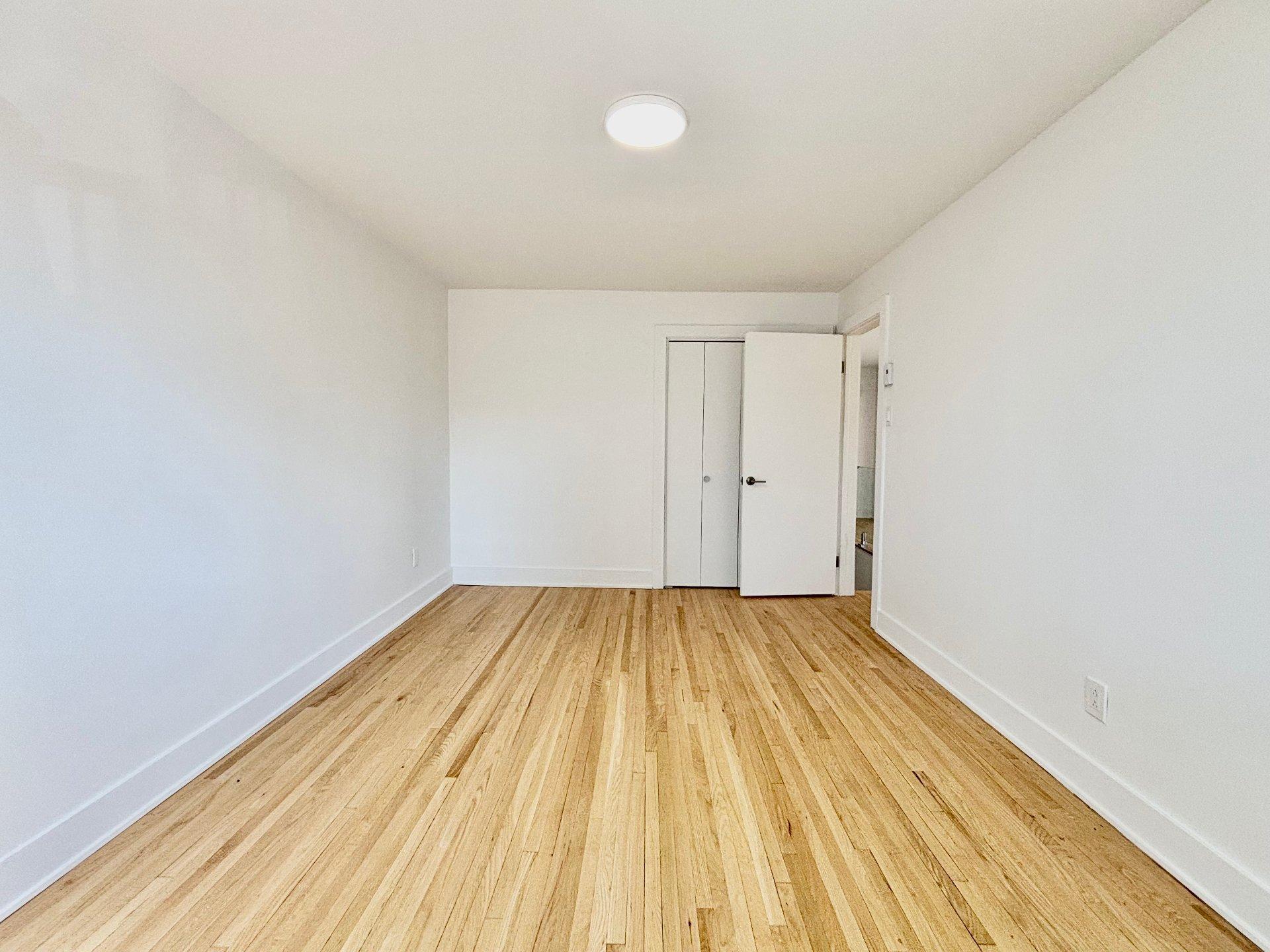









431


13e Rue

,
Laval (Laval-des-Rapides),




QC
H7N1S1

